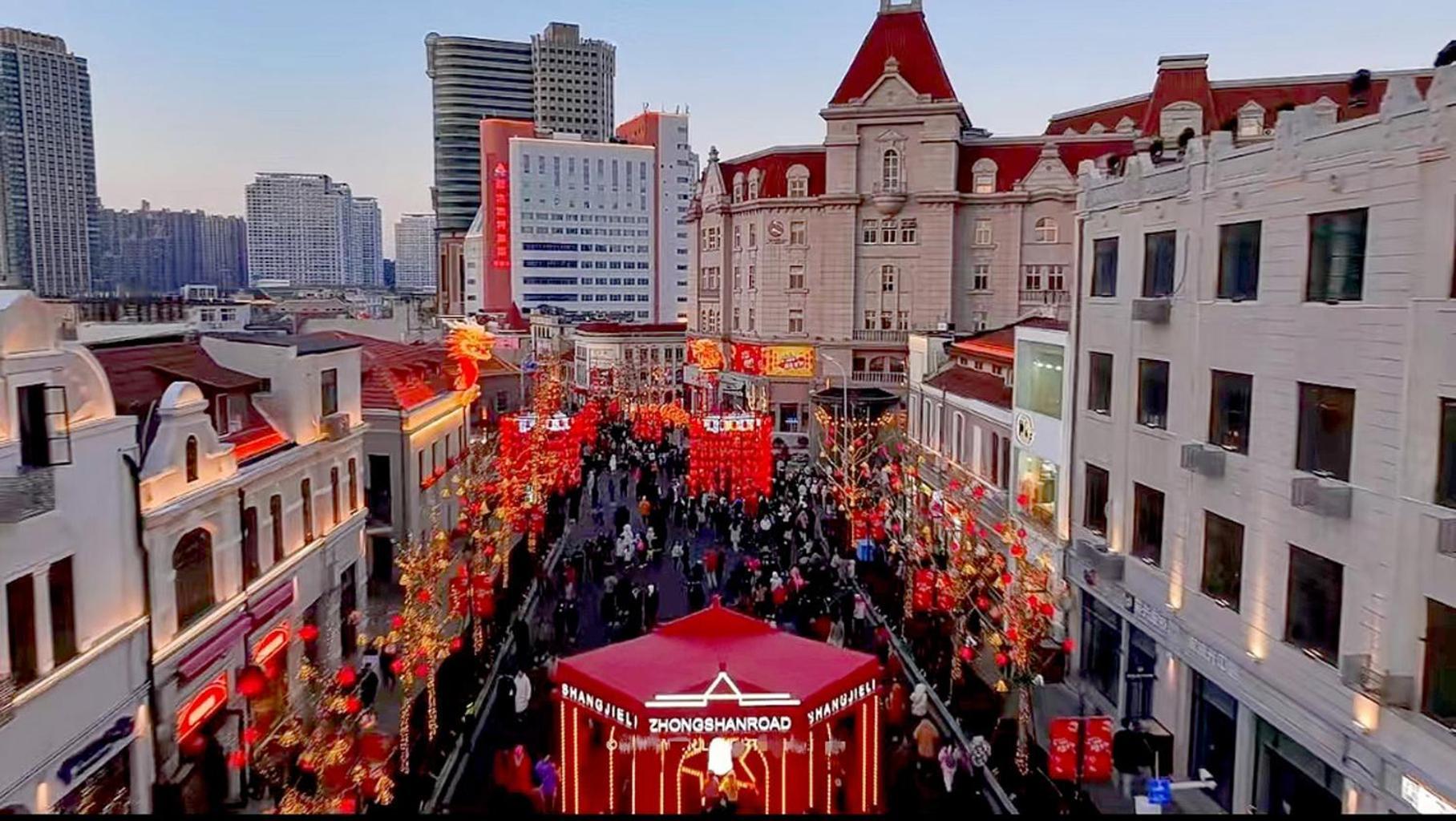 Hua Qi Kaiserdom Hotel Zhongshan Road St Michael'S Cathedral And Zhanqiao Pier ชิงเต่า ภายนอก รูปภาพ