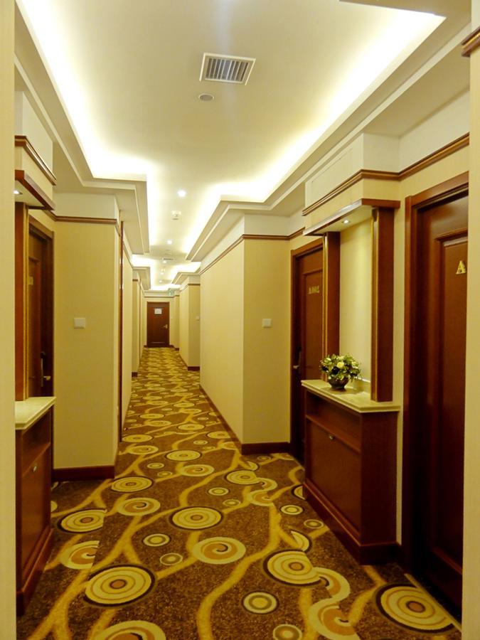 Hua Qi Kaiserdom Hotel Zhongshan Road St Michael'S Cathedral And Zhanqiao Pier ชิงเต่า ภายนอก รูปภาพ