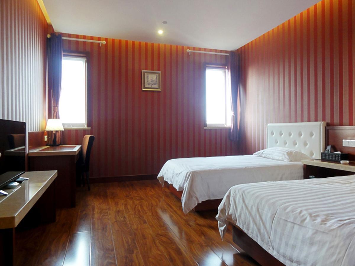 Hua Qi Kaiserdom Hotel Zhongshan Road St Michael'S Cathedral And Zhanqiao Pier ชิงเต่า ภายนอก รูปภาพ