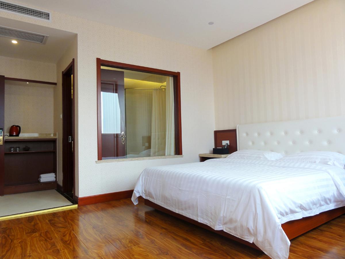 Hua Qi Kaiserdom Hotel Zhongshan Road St Michael'S Cathedral And Zhanqiao Pier ชิงเต่า ภายนอก รูปภาพ