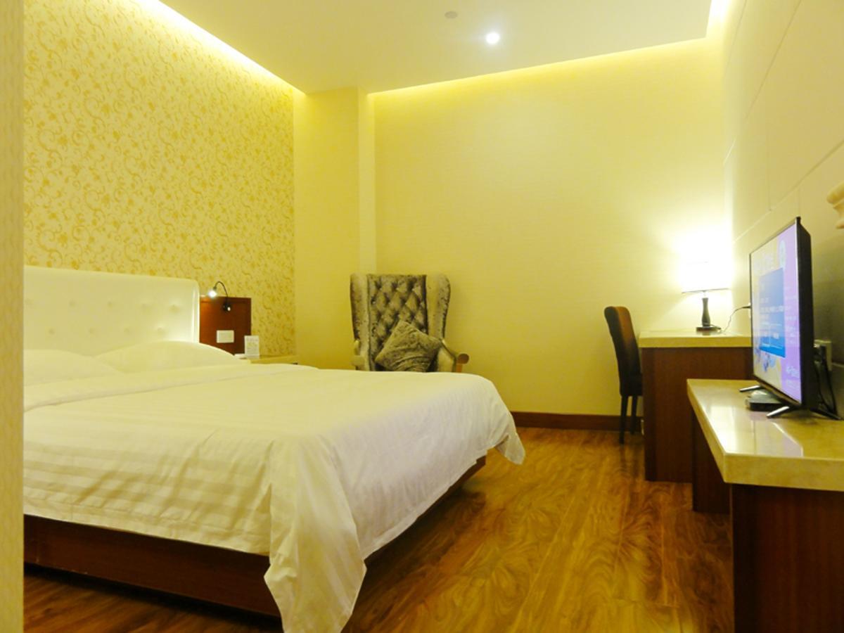 Hua Qi Kaiserdom Hotel Zhongshan Road St Michael'S Cathedral And Zhanqiao Pier ชิงเต่า ภายนอก รูปภาพ